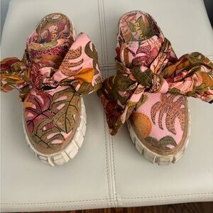 Farm Rio cloth sandals, size 8.5